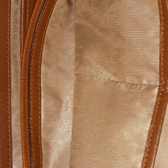 Used Purse - Picture 2 of 3